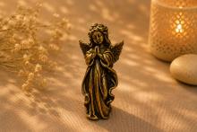 FIGURA COBRE ANGELITA CON TUNICA 5 X 1,2 CM. FIGURA COBRE ANGELITA CON TUNICA 5 X 1,2 CM.