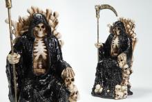 FIGURA SANTA MUERTE COLOR NEGRO SENTADA EN TRONO 17 CM RESINA FIGURA SANTA MUERTE COLOR NEGRO SENTADA EN TRONO 17 CM RESINA