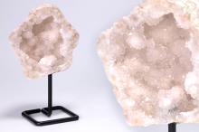 GEODA BLANCA CON BASE DE 6CM 13,5X7,5CM GEODA BLANCA CON BASE DE 6CM 13,5X7,5CM