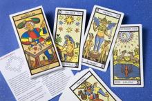 TAROT DE LOS ARCANOS MAYORES 17 CM. LA GUÍA DEFINITIVA EN CUATRO IDIOMAS CON MANUAL PRÁCTICO DE INTERPRETACIÓN Y TIRADAS TAROT DE LOS ARCANOS MAYORES 17 CM. LA GUÍA DEFINITIVA EN CUATRO IDIOMAS CON MANUAL PRÁCTICO DE INTERPRETACIÓN Y TIRADAS